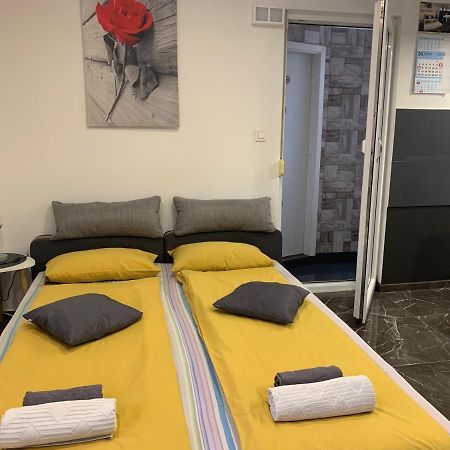 Studio Dama Blizina Amfiteatra I Bus Kolodvora ,Besplatan Privatni Parking,Self-Check- In Pula Ngoại thất bức ảnh