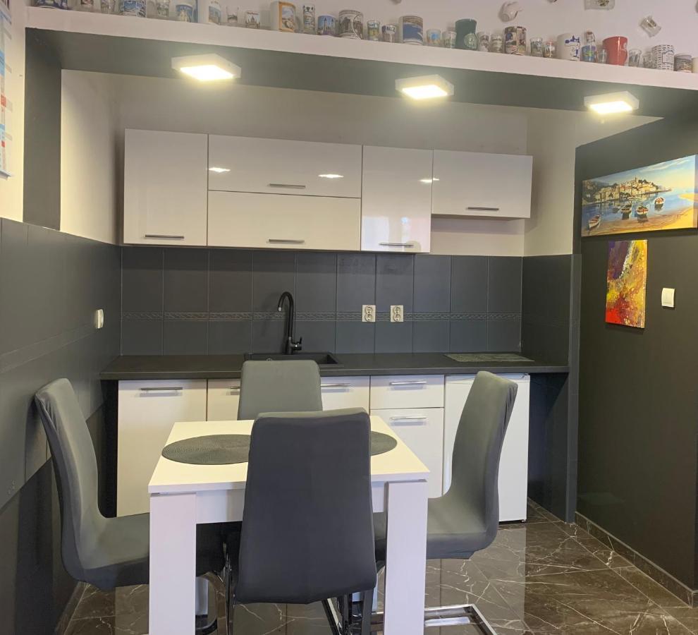 Studio Dama Blizina Amfiteatra I Bus Kolodvora ,Besplatan Privatni Parking,Self-Check- In Pula Ngoại thất bức ảnh
