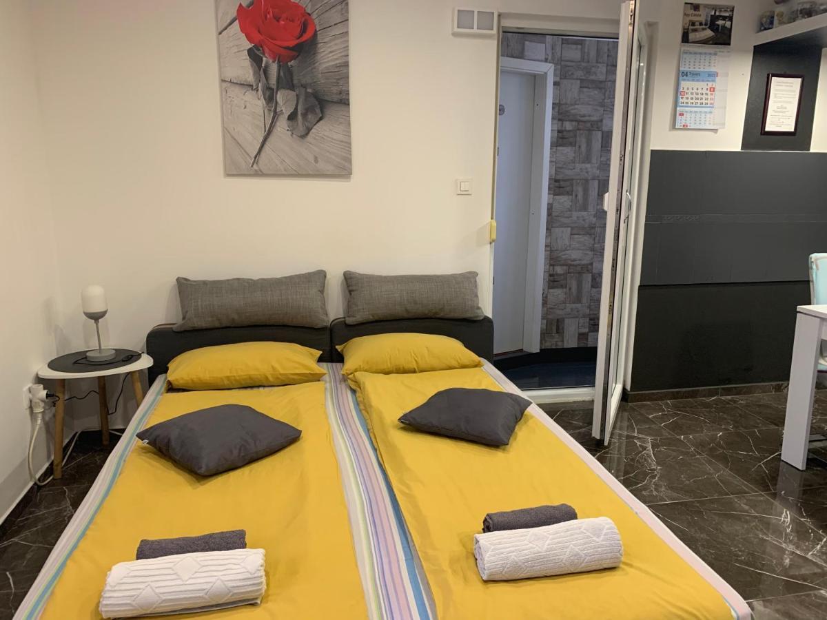 Studio Dama Blizina Amfiteatra I Bus Kolodvora ,Besplatan Privatni Parking,Self-Check- In Pula Ngoại thất bức ảnh