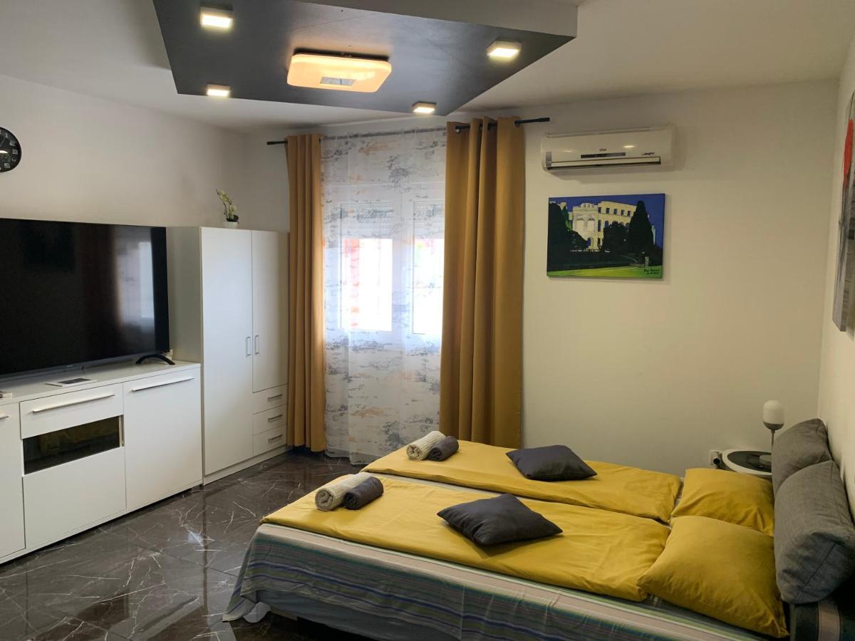 Studio Dama Blizina Amfiteatra I Bus Kolodvora ,Besplatan Privatni Parking,Self-Check- In Pula Ngoại thất bức ảnh