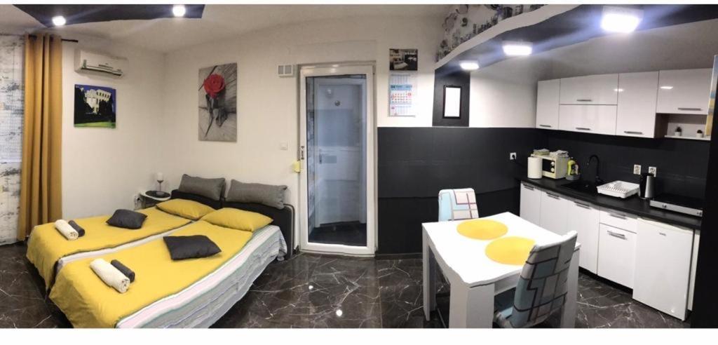 Studio Dama Blizina Amfiteatra I Bus Kolodvora ,Besplatan Privatni Parking,Self-Check- In Pula Ngoại thất bức ảnh