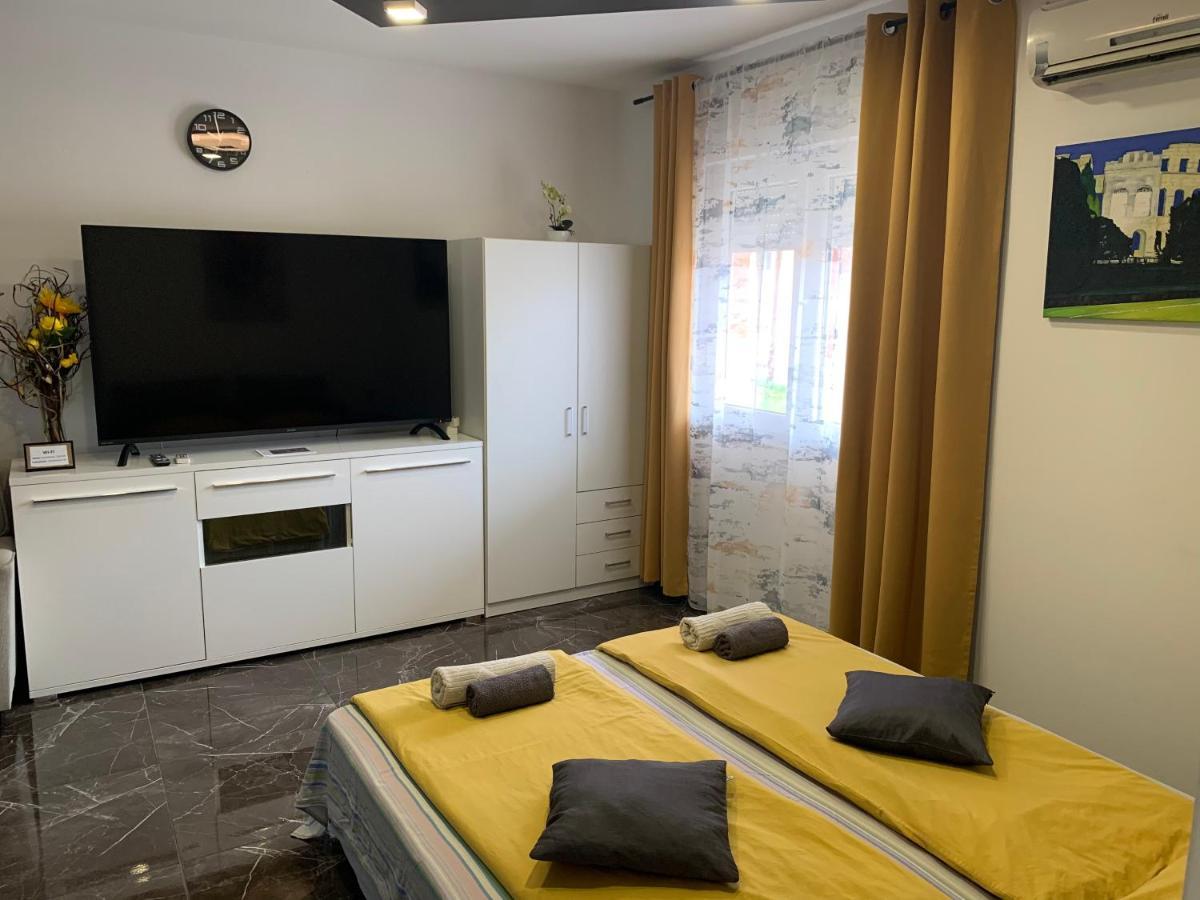 Studio Dama Blizina Amfiteatra I Bus Kolodvora ,Besplatan Privatni Parking,Self-Check- In Pula Ngoại thất bức ảnh