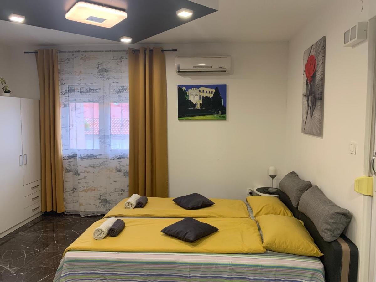 Studio Dama Blizina Amfiteatra I Bus Kolodvora ,Besplatan Privatni Parking,Self-Check- In Pula Ngoại thất bức ảnh